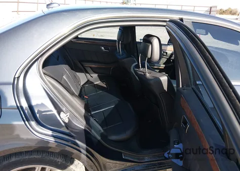 2013 Mercedes-Benz E 350 4Matic z USA, uszkodzony, nr VIN WDDHF8JB4DA727082